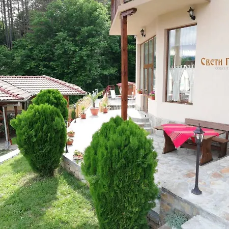 Hotel семеен свети георги 2*